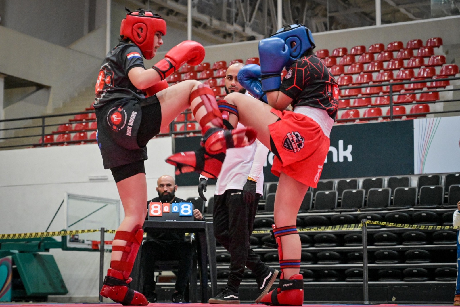 Delegación paraguaya de Kickboxing Wako partió rumbo a Chile para participar del Panamericano Delegación paraguaya de Kickboxing Wako partió rumbo a Chile para participar del Panamericano