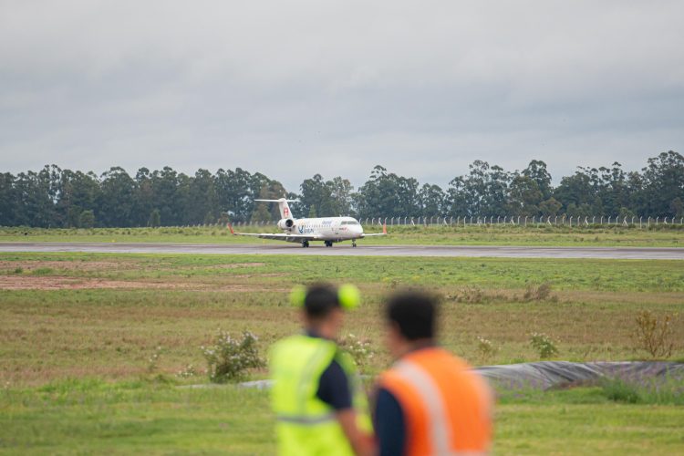Primer mes de la ruta aérea Montevideo – Salto cierra con excelente desempeño