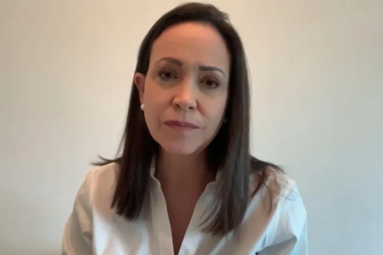 Machado: Los militares están «un solo paso de hacer lo correcto»