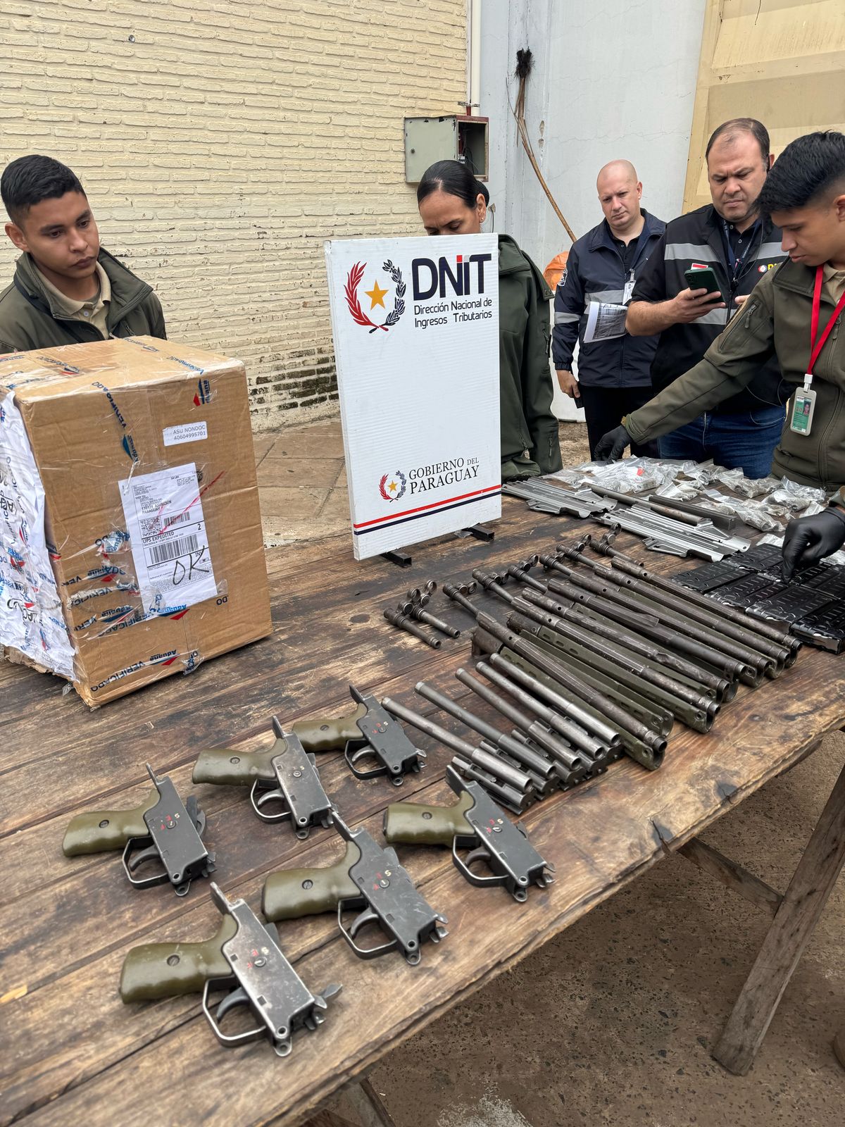 Incautación de Fusiles en el Aeropuerto Silvio Pettirossi: Operativo Revela Importante Descubrimiento Incautación de Fusiles en el Aeropuerto Silvio Pettirossi: Operativo Revela Importante Descubrimiento
