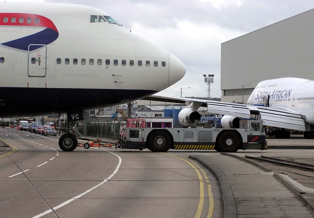Se simplifican las autorizaciones para operar servicios de transporte aerocomercial y servicios de atención en tierra de aeronaves