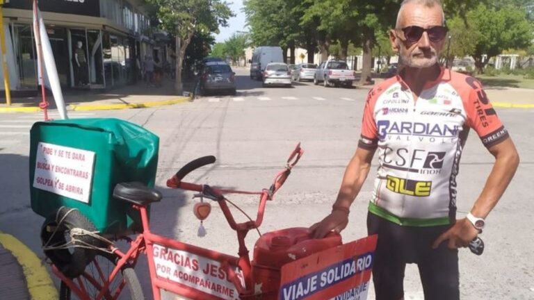 ¿Varado en Necochea?: la increíble historia de un ciclista que unió La Quiaca con Ushuaia y desde allí viajaba a Colombia