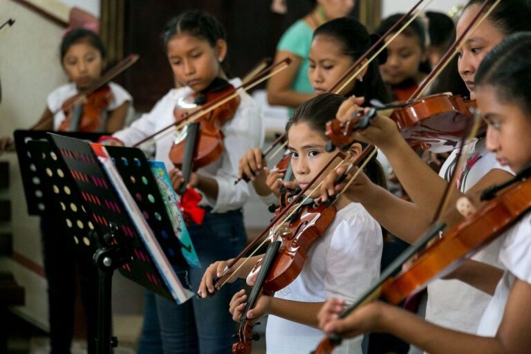 Una sinfonía de integración /La importancia de una orquesta juvenil binacional
