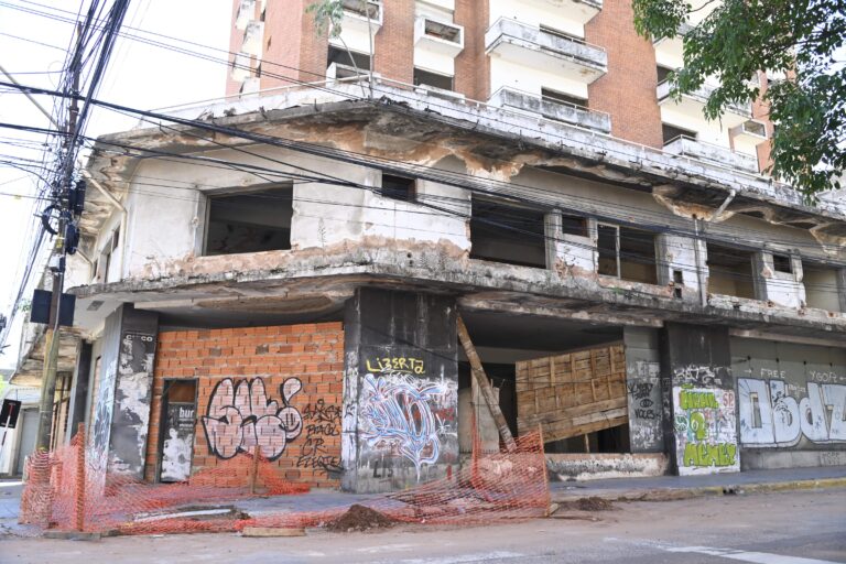 MEC remata Edificio Excelsior, elefante blanco que condenó al exministro Riart