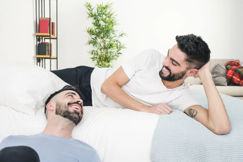 ¿Realmente existen los hombres bisexuales? Esto es lo que dice la ciencia