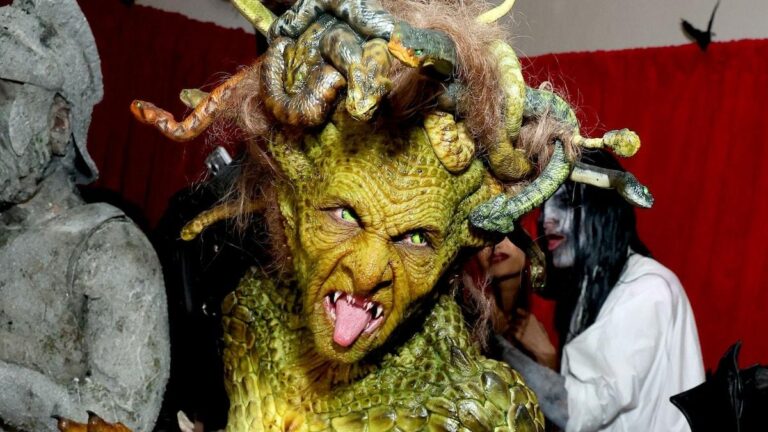 Heidi Klum deslumbra con su transformación en Medusa