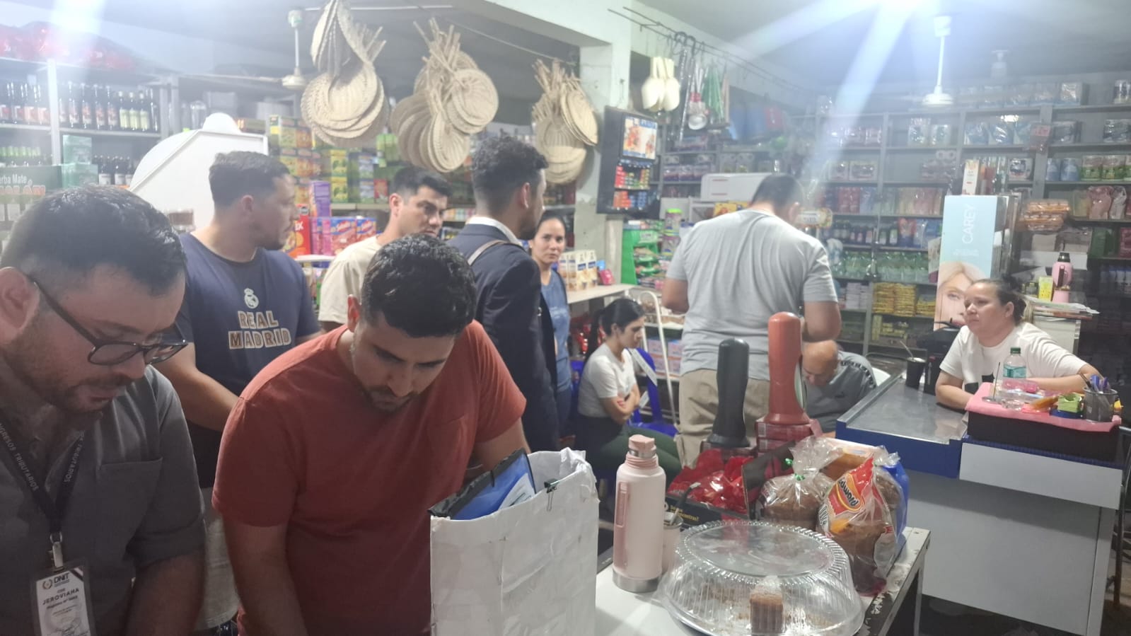 DNIT suspende actividades de concurrido comercio de venta al por mayor en Alberdi DNIT suspende actividades de concurrido comercio de venta al por mayor en Alberdi
