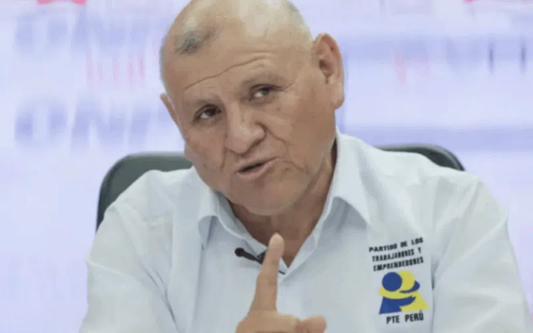 Muere el candidato presidencial peruano Napoleón Becerra en accidente de tránsito