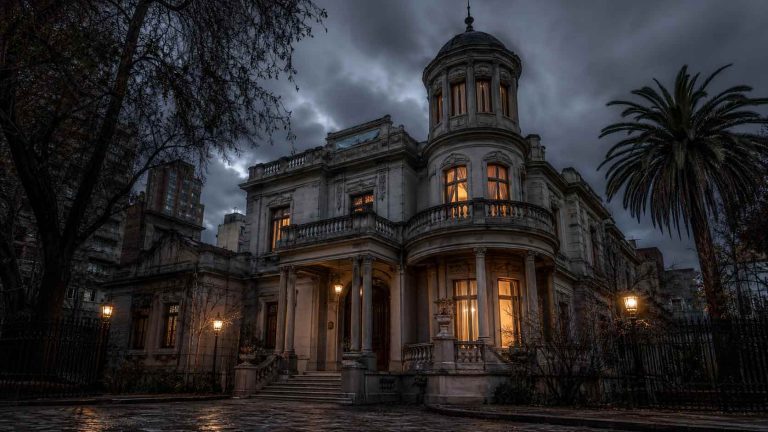 Los fantasmas de la Casona Dubois:  testimonios que mantienen vivo el misterio en Santiago