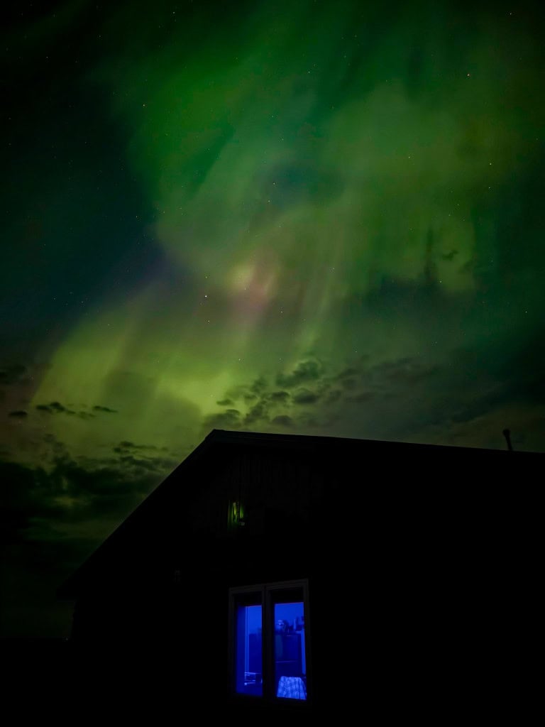 O céu ficou verde! Brasileiro faz fotos incríveis de aurora após explosão solar