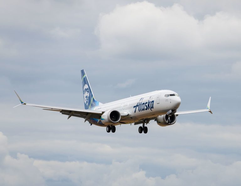 Alaska Airlines y Hawaiian Airlines presentan Aurora y Leihōkū para una experiencia premium