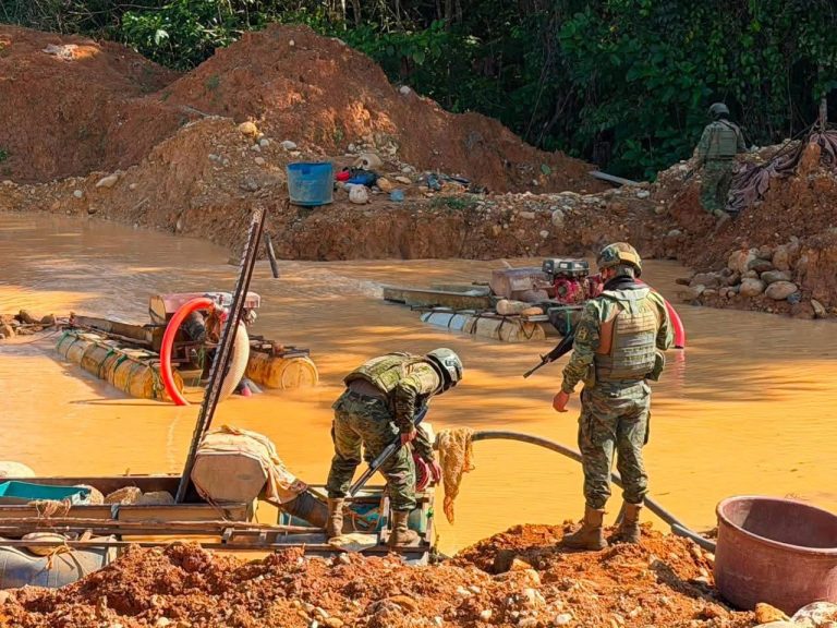 Alianzas transfronterizas vinculan corredores de cocaína de Colombia con redes criminales de Ecuador