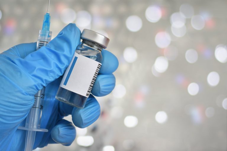 Amplían rango de edades para vacunación contra el dengue