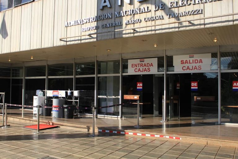 Atome reclama energía barata y Paraguay enfrenta una disputa millonaria
