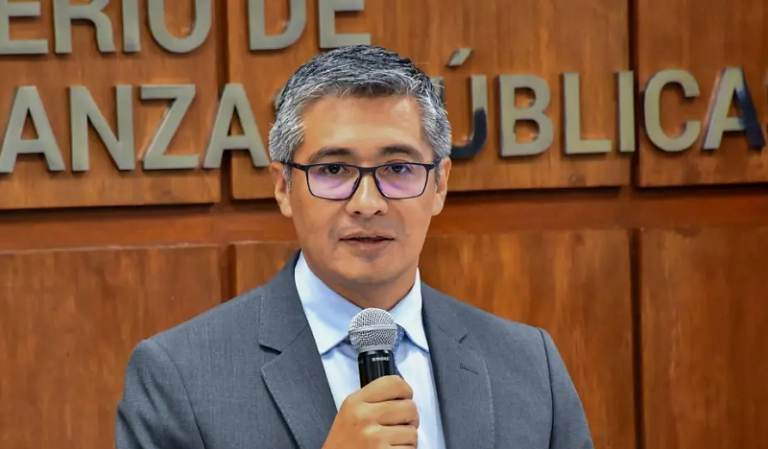 Bolivia — MINISTRO ESPINOZA DEBERÁ ENFRENTARSE A LA JUSTICIA: Falsedad en la declaración de bienes y rentas