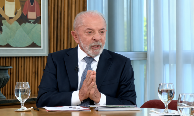 Brasil — “Esse negócio de mexer com Nossa Senhora Aparecida não é aceitável”, diz Lula