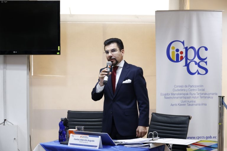 Carlos Alarcón sigue en el concurso para fiscal general