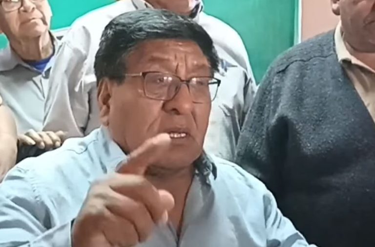 Chóferes reportan un «exitoso» primer día de Paro Nacional y evalúan un indefinido || El sector evalúa el acatamiento de la medida y anuncia que asistirá a la reunión convocada por el Gobierno.