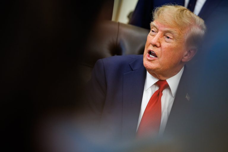CNN demandará al gobierno de Trump por el veto de la Casa Blanca