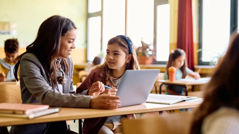 Cómo determinar el nivel de competencia en inglés académico de un estudiante multilingüe