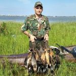 Denunciaron a un influencer por cacería ilegal de aves autóctonas en la laguna Setúbal
