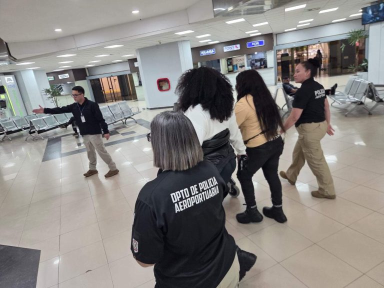 Dos congoleñas con pasaportes ajenos fueron aprehendidas en el aeropuerto Silvio Pettirossi