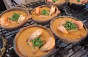 Ecuador — Cazuela de camarón, una receta para disfrutar de la combinación de plátano verde con marisco
