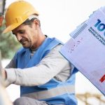 El banco de horas llega a más empresas: qué pasa con las “extras” que agrandan el sueldo