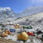El campamento base del Everest libera tanto calor con combustibles y orina que tendría energía para fundir casi 2.500 toneladas de hielo en una sola temporada