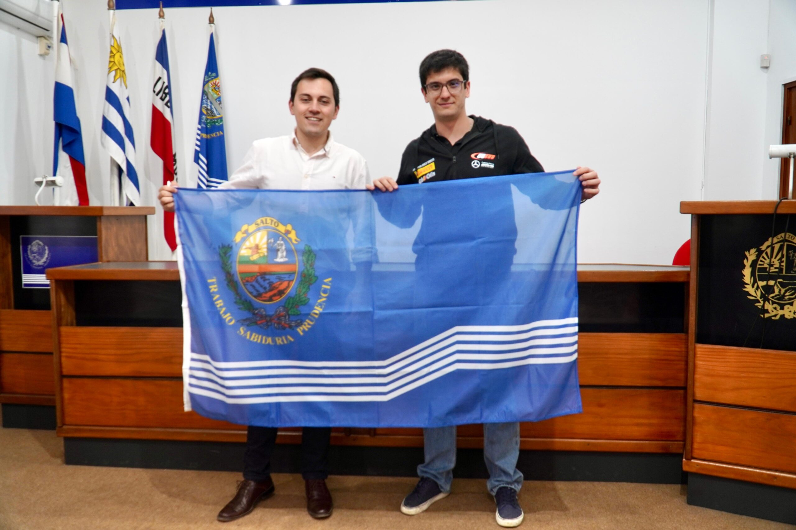 El Gobierno de Salto acompaña a Tomás Granzella en un nuevo desafío en el automovilismo europeo El Gobierno de Salto acompaña a Tomás Granzella en un nuevo desafío en el automovilismo europeo
