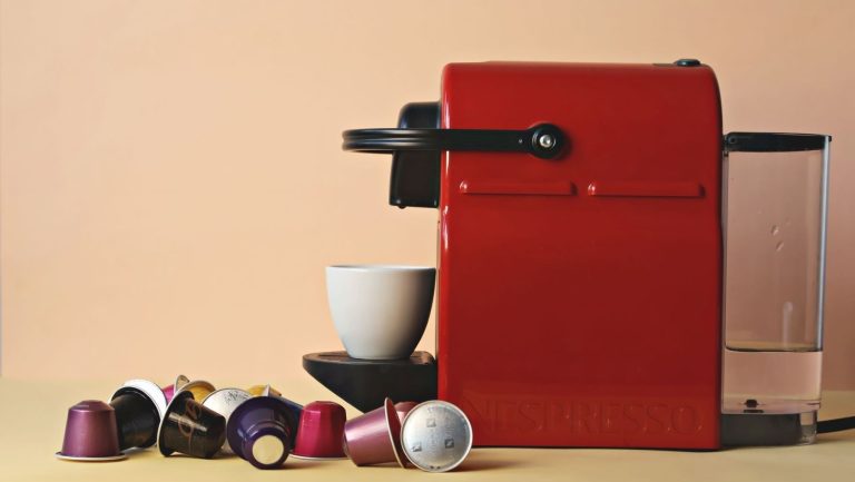 El reciclaje de cápsulas de café acaba convertido en arroz solidario