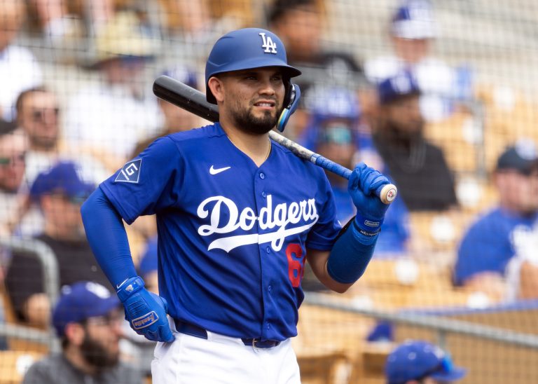 Eliezer Alfonzo a las ligas menores: Dodgers mueve su roster