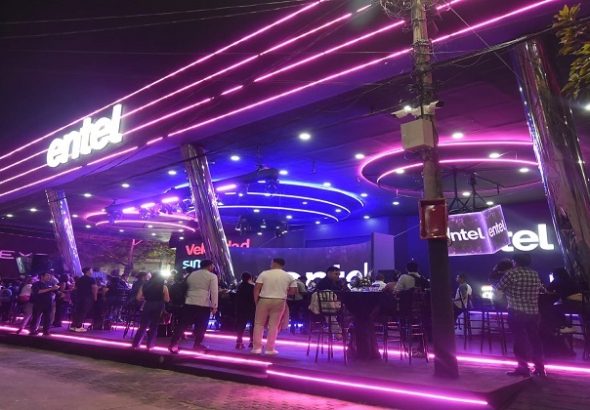 ENTEL inaugura su stand en FEXPOCRUZ 2026