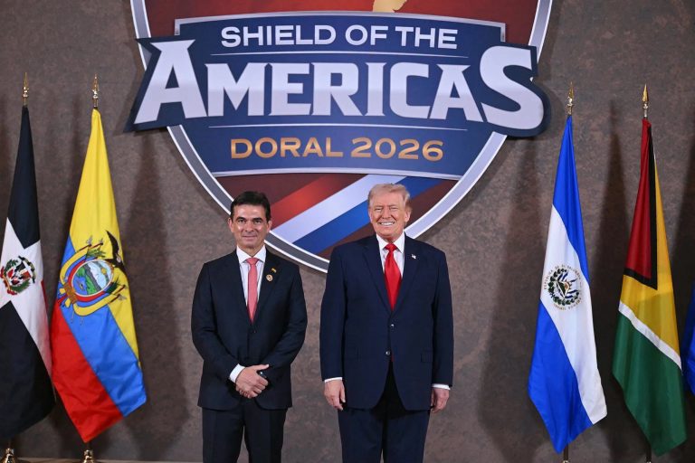Estados Unidos revoca visas a 12 autoridades bolivianas, entre ellas el Fiscal General y el expresidente de la Aduana || El Departamento de Estado impuso restricciones migratorias contra funcionarios y exfuncionarios señalados por presunta colaboración con el cr1men organizado.
