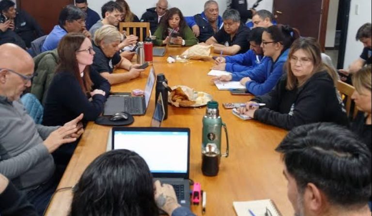 Estatales: homologaron un escaso 3% al básico y el acuerdo salarial ya quedó firme