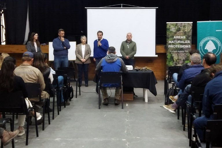 Exponen a municipios el “arsenal” disponible para enfrentar al picudo rojo de las palmeras