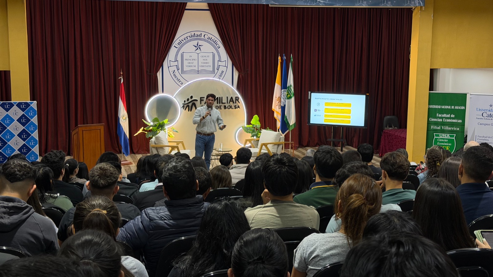 Familiar impulsa la educación financiera y el análisis económico con dos encuentros en Villarrica Familiar impulsa la educación financiera y el análisis económico con dos encuentros en Villarrica