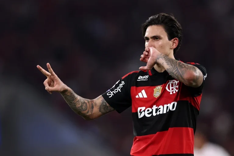 Flamengo dispara na liderança do Brasileirão após vitória crucial contra o RB Bragantino e abre 3 pontos de vantagem