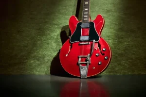 Gibson honra a Gustavo Cerati con guitarra de edición limitada disponible exclusivamente en Miami