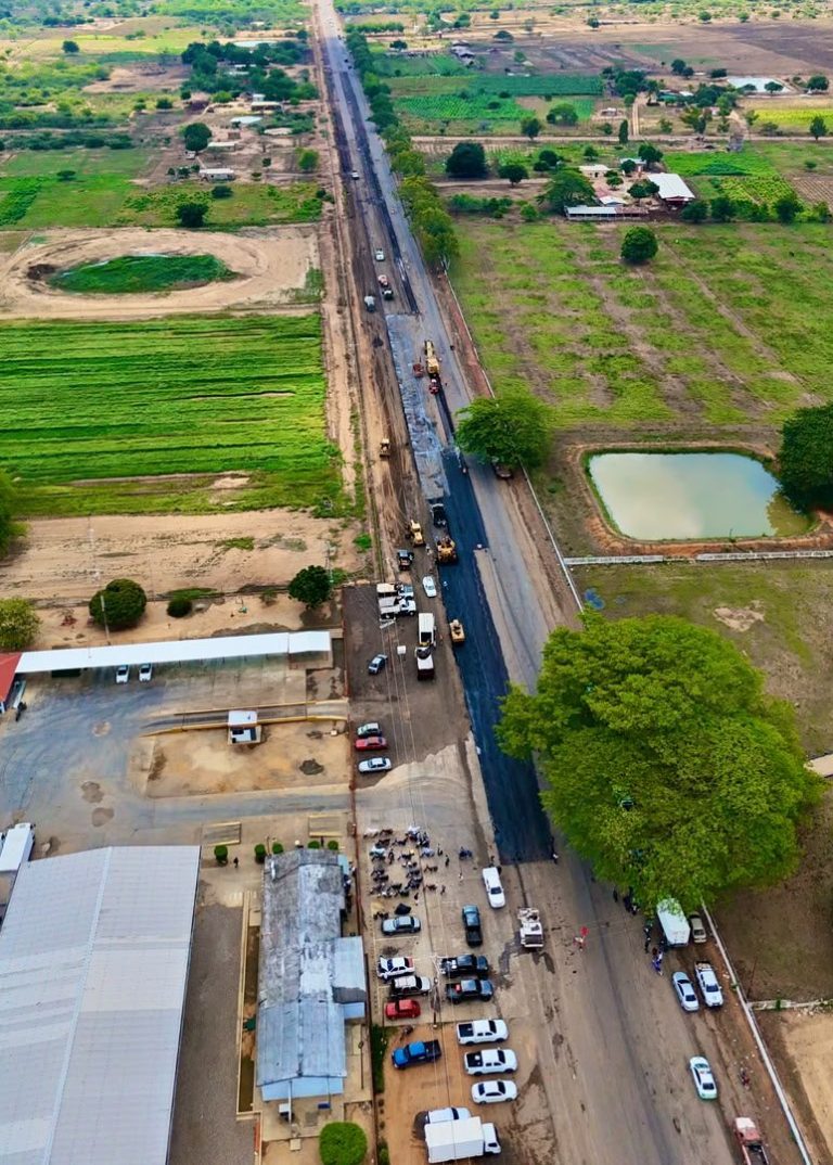 Gobernador Luis Caldera recupera 7 km de la Troncal 6 para impulsar el desarrollo agrícola y productivo del eje perijanero