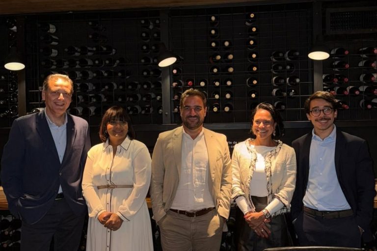 Iberostar Beachfront Resorts desplegó su estrategia global en Buenos Aires: 70 años de historia y récords