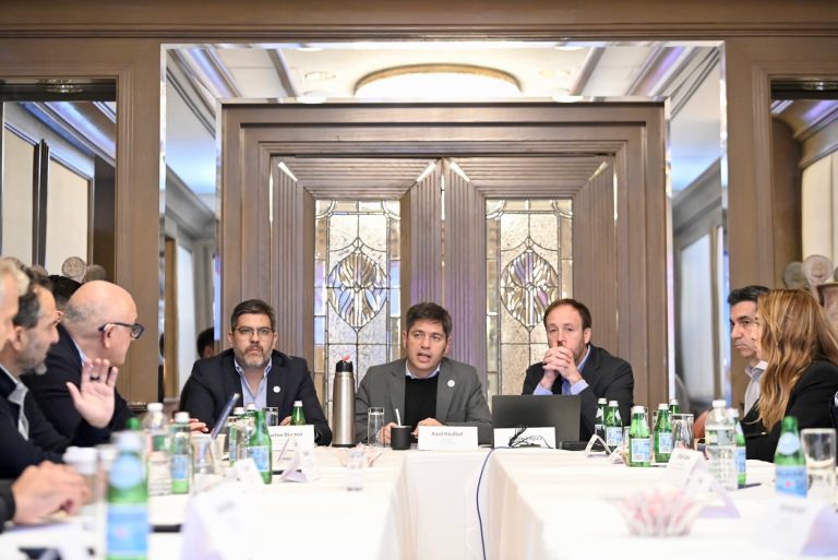Kicillof desplegó su propia agenda con bonistas de la provincia y se sumó un gigante de Wall Street