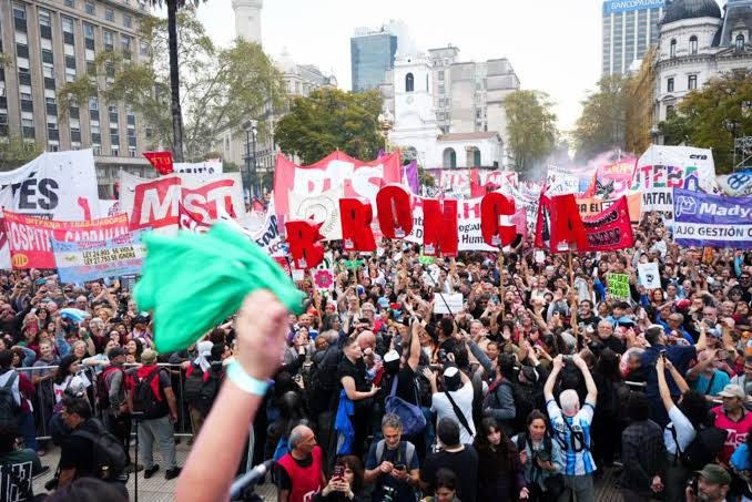La bronca contra Milei recorrió las calles