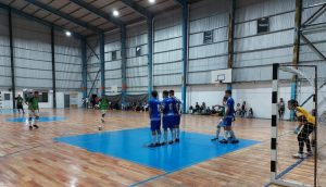 La lluvia y la humedad volvieron a ser protagonistas en el futsal