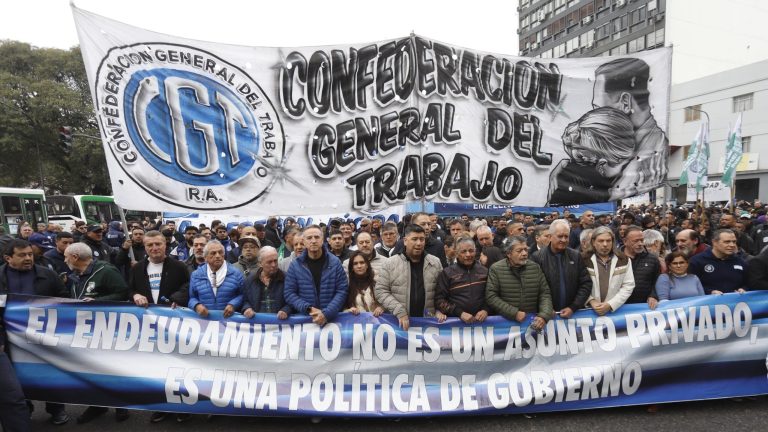 Las dos CTA impulsan un paro en octubre y presionan a la CGT antes de la reunión clave