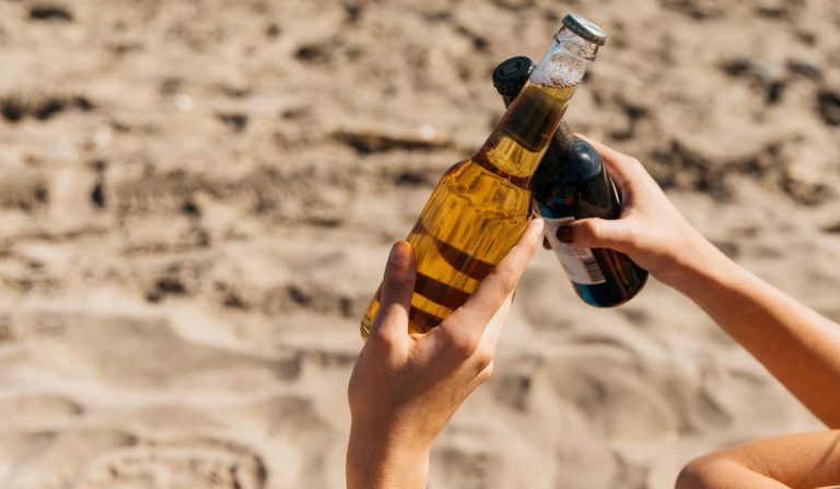 Leonardo corta álcool por 30 dias após alteração em exame; especialista explica o motivo