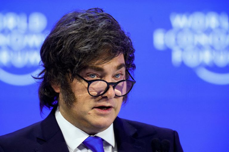 Milei recortó un presupuesto clave y Argentina perdió terreno en un área donde el mundo avanza