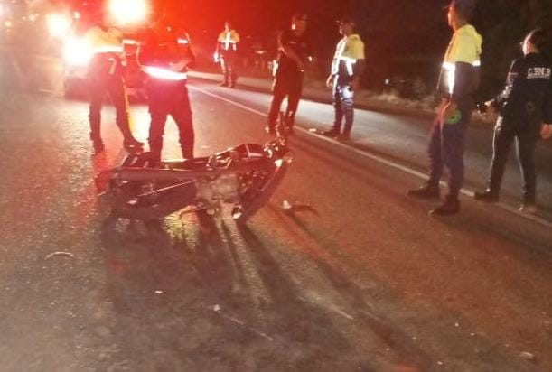 Murió motorizado luego de chocar contra un camión en la Morón-Coro