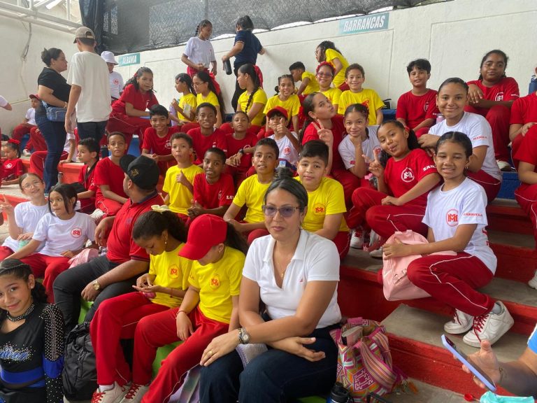 Niños y jóvenes del María Montessori fortalecen valores mediante el deporte