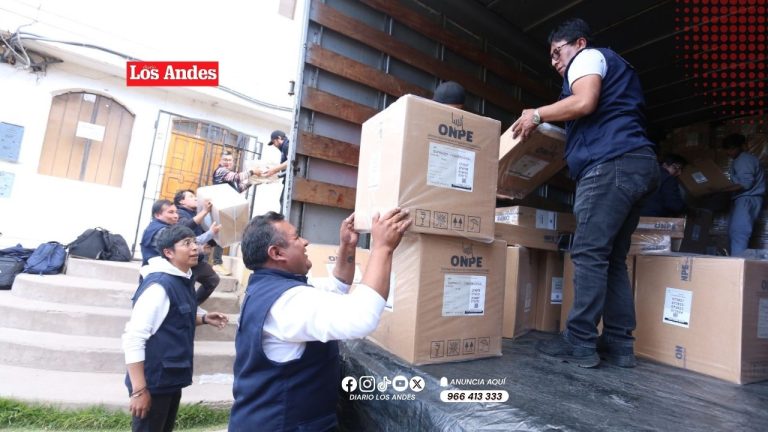 ODPE Puno recibe material para las elecciones del 4 de octubre